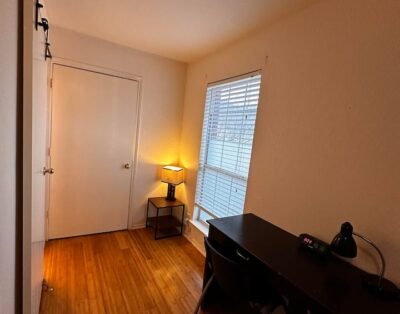 8B: Room with attached bath Mainland @Bandera