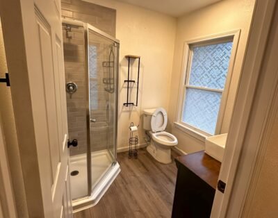 731: UT Medical Room, Private Bath